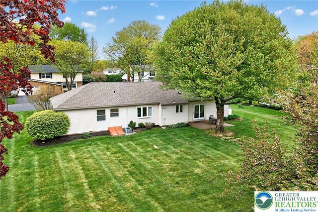 1524 Magnolia Drive, Upper Macungie Twp, PA 18069