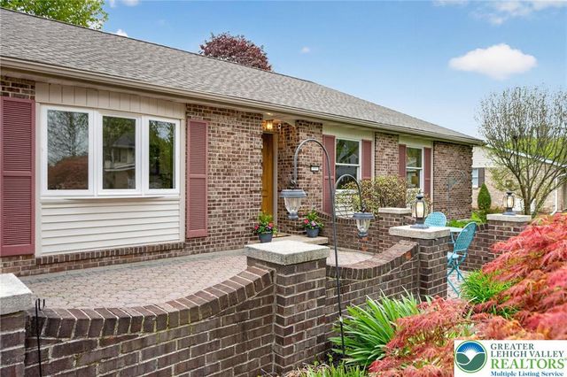 1524 Magnolia Drive, Upper Macungie Twp, PA 18069