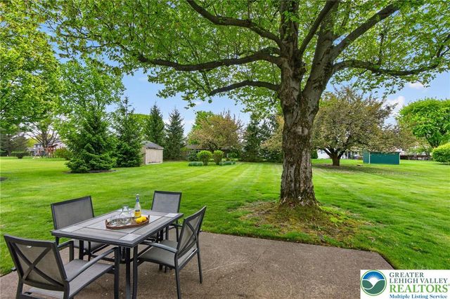 1524 Magnolia Drive, Upper Macungie Twp, PA 18069