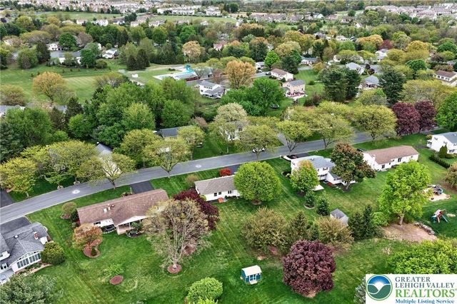 1524 Magnolia Drive, Upper Macungie Twp, PA 18069