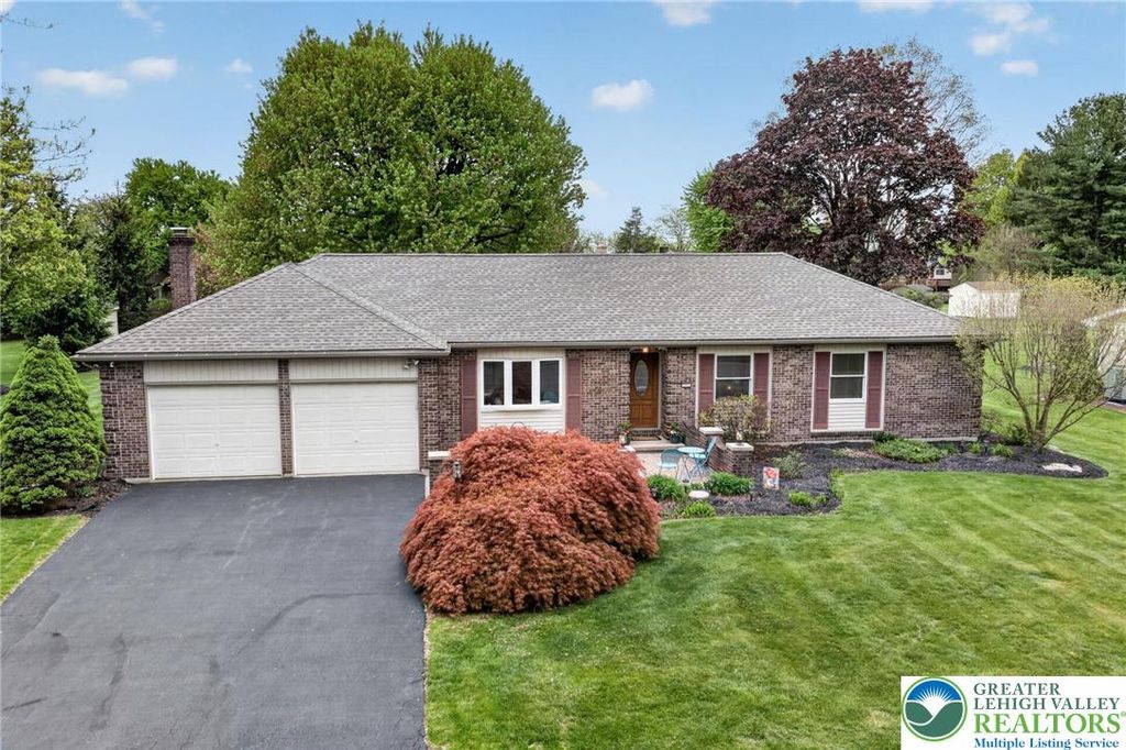 1524 Magnolia Drive, Upper Macungie Twp, PA 18069