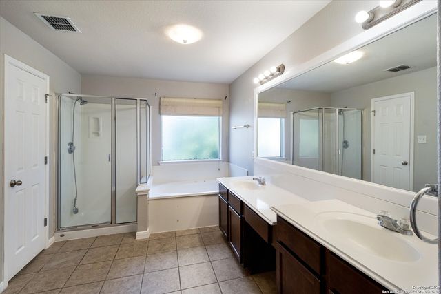 20514 Cliff Park Ln, San Antonio, TX 78258