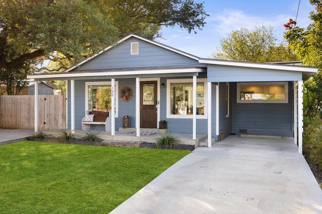 102 Ranchview DR, Johnson City, TX 78636