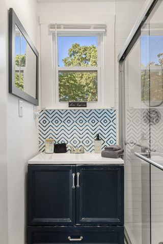 102 Ranchview DR, Johnson City, TX 78636