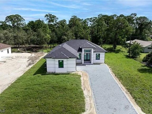 702 RICHMOND AVE N, Lehigh Acres, FL 33972