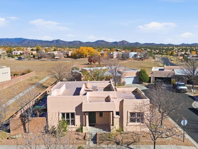1 Whitewater Court, Santa Fe, NM 87508