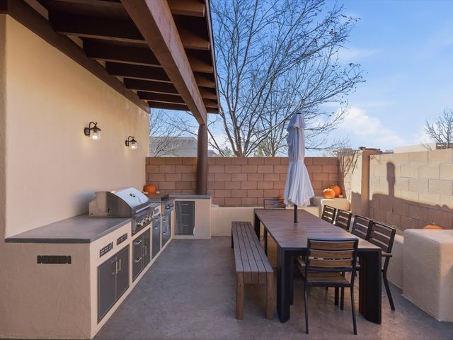 1 Whitewater Court, Santa Fe, NM 87508
