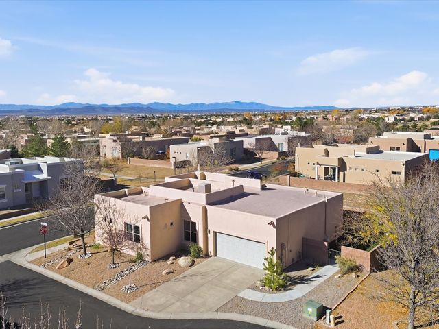 1 Whitewater Court, Santa Fe, NM 87508