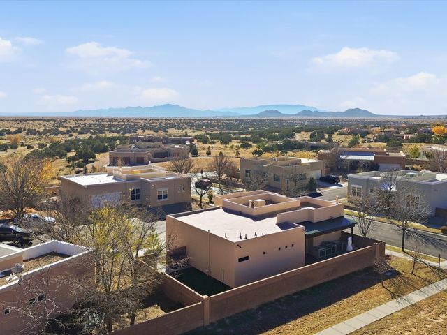 1 Whitewater Court, Santa Fe, NM 87508