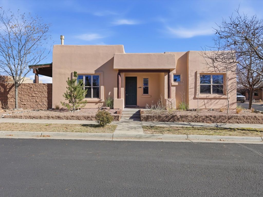 1 Whitewater Court, Santa Fe, NM 87508