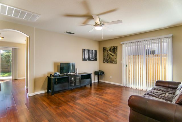 1637 Blue Beaver Way, Roseville, CA 95747