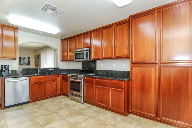 1637 Blue Beaver Way, Roseville, CA 95747