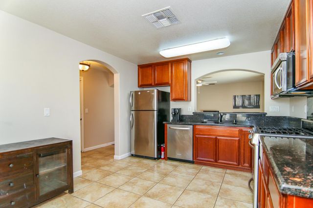 1637 Blue Beaver Way, Roseville, CA 95747