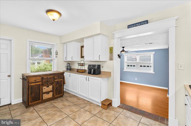 16 VIRGINIA AVE, Edgewater, MD 21037