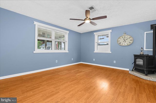 16 VIRGINIA AVE, Edgewater, MD 21037