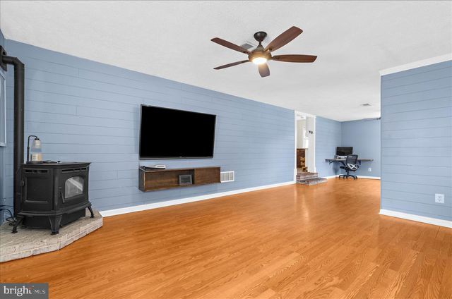 16 VIRGINIA AVE, Edgewater, MD 21037