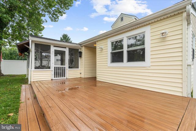 16 VIRGINIA AVE, Edgewater, MD 21037