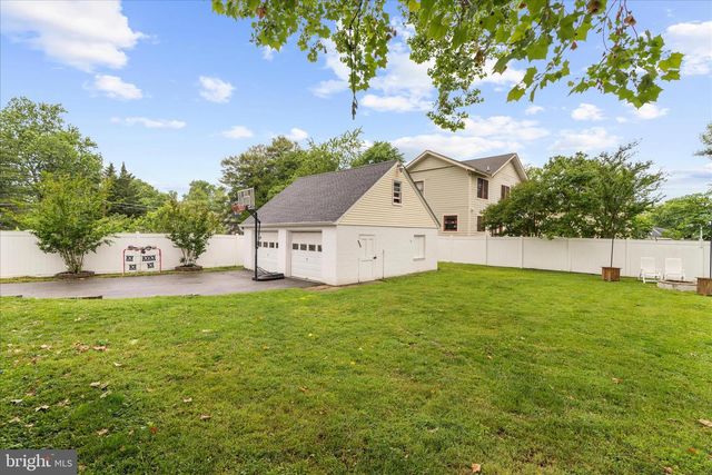 16 VIRGINIA AVE, Edgewater, MD 21037