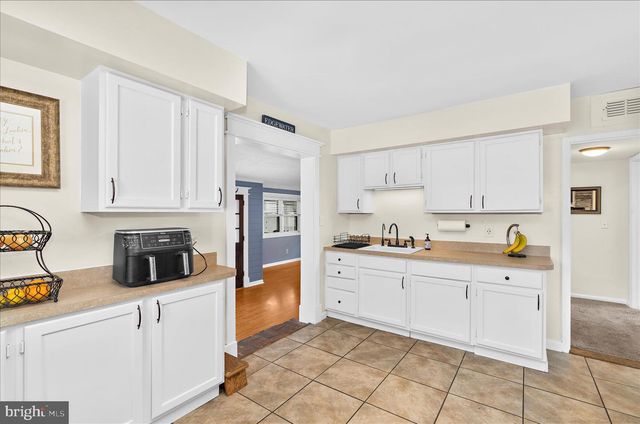 16 VIRGINIA AVE, Edgewater, MD 21037