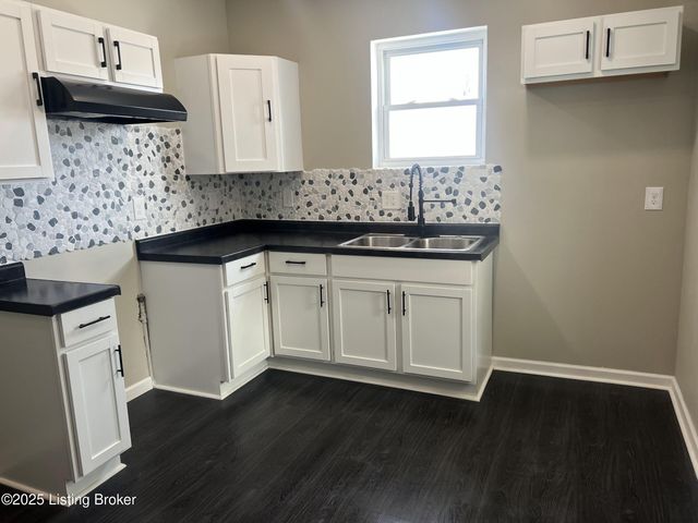 1206 S 23rd St, Louisville, KY 40210