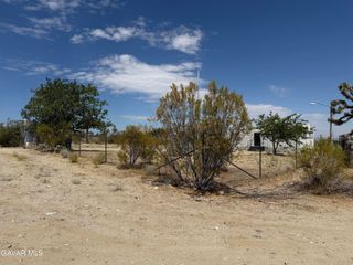 E Pb Highway Vic 187th Ste Street, Llano, CA 93544