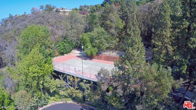 10550 Dolcedo Way, Los Angeles, CA 90077