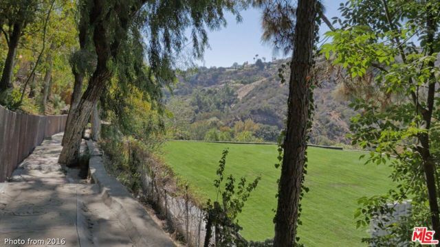 10550 Dolcedo Way, Los Angeles, CA 90077