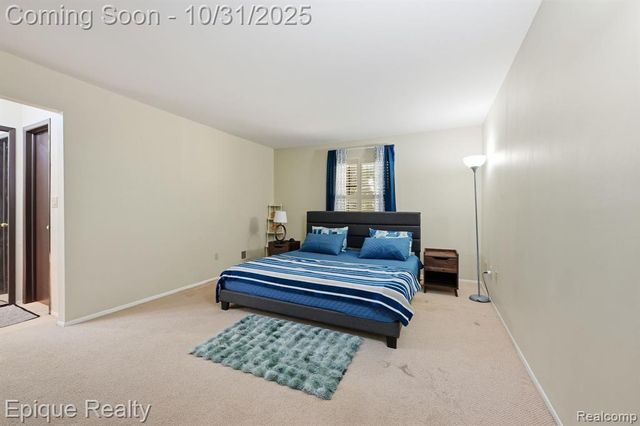 36996 Dartmoor Drive, Farmington Hills, MI 48331