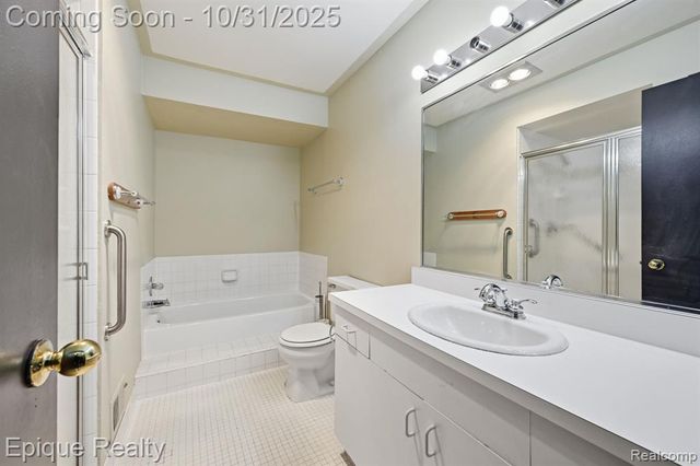 36996 Dartmoor Drive, Farmington Hills, MI 48331