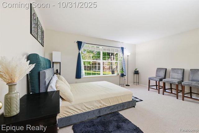 36996 Dartmoor Drive, Farmington Hills, MI 48331