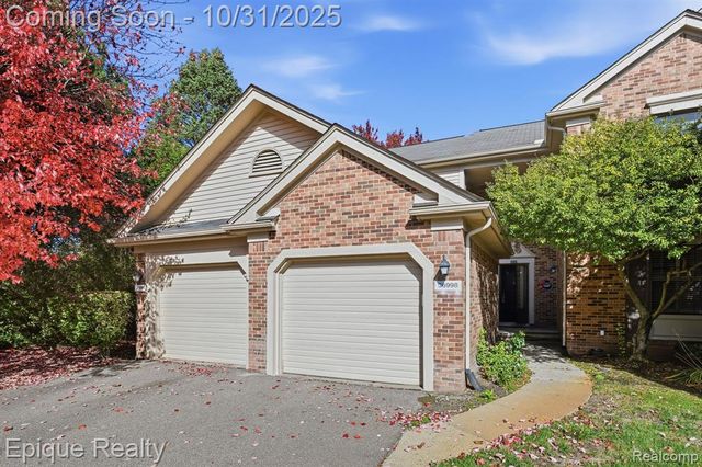 36996 Dartmoor Drive, Farmington Hills, MI 48331