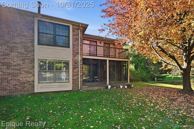 36996 Dartmoor Drive, Farmington Hills, MI 48331