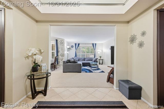 36996 Dartmoor Drive, Farmington Hills, MI 48331