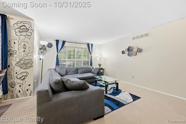 36996 Dartmoor Drive, Farmington Hills, MI 48331