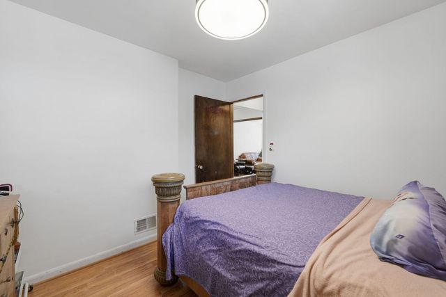 9939 S California Avenue, Chicago, IL 60655