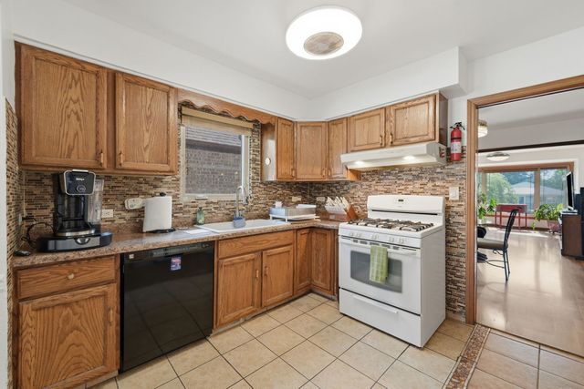 9939 S California Avenue, Chicago, IL 60655