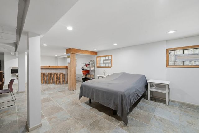 9939 S California Avenue, Chicago, IL 60655