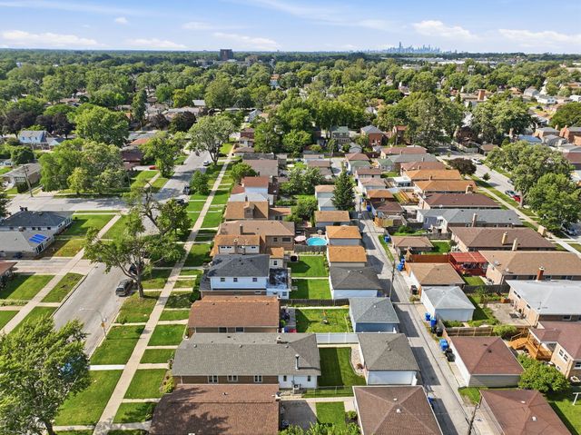 9939 S California Avenue, Chicago, IL 60655