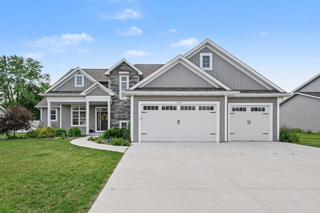 4716 N West View Drive, Bay City, MI 48706
