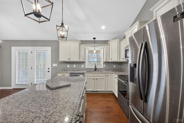 1722 Country Club Road, Appomattox, VA 24522