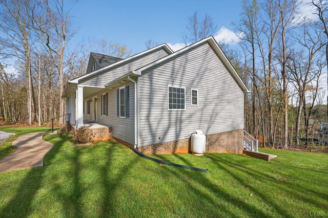 1722 Country Club Road, Appomattox, VA 24522