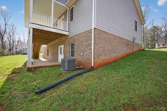 1722 Country Club Road, Appomattox, VA 24522