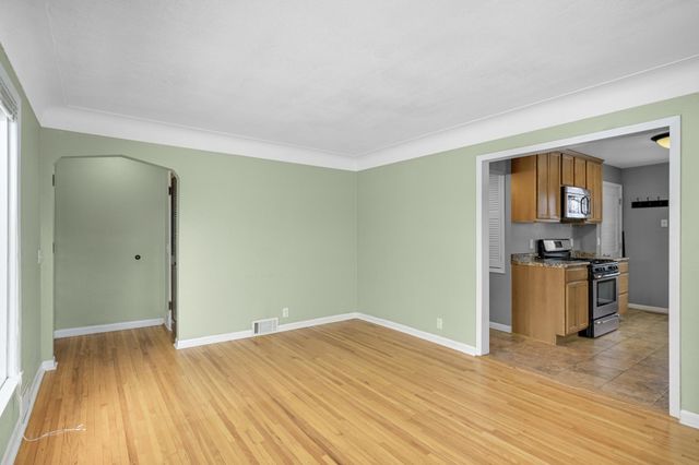 3700 Welcome Avenue N, Crystal, MN 55422