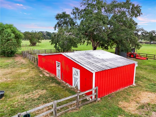 21348 FM 359 Road, Hempstead, TX 77445