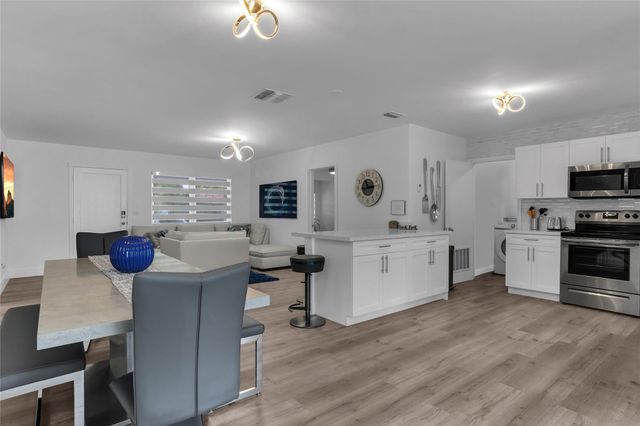 5311 Pierce Street, Hollywood, FL 33021