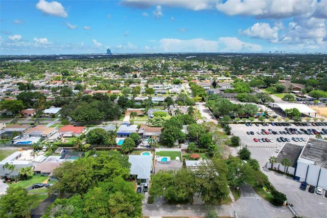 5311 Pierce Street, Hollywood, FL 33021