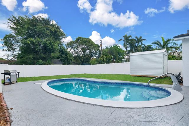 5311 Pierce Street, Hollywood, FL 33021