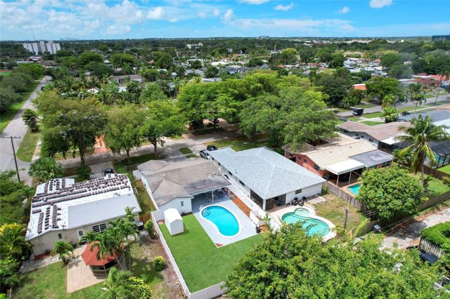 5311 Pierce Street, Hollywood, FL 33021