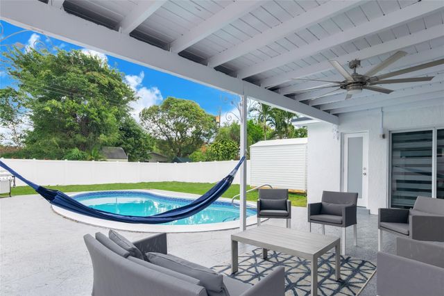 5311 Pierce Street, Hollywood, FL 33021