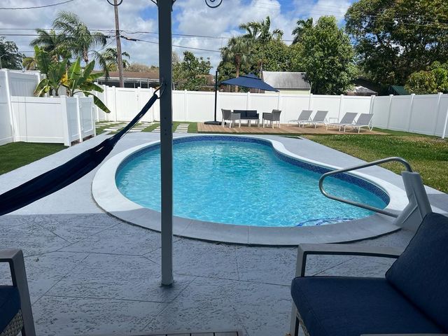 5311 Pierce Street, Hollywood, FL 33021